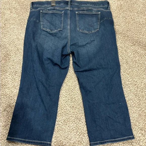 Torrid Premium Stretch Crop Jeans NEW - Picture 4 of 4
